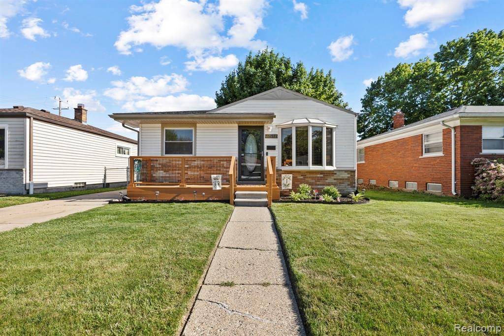 22412 Lake Drive, St. Clair Shores, MI 48082