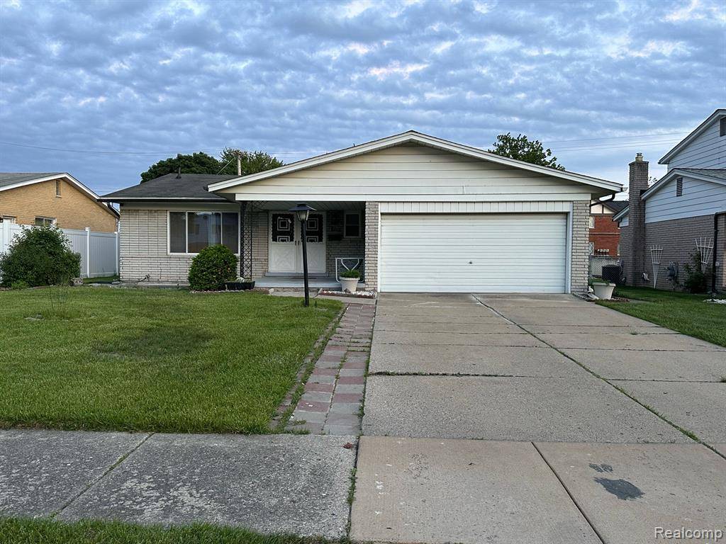 3942 Byrd Drive, Sterling Heights, MI 48310