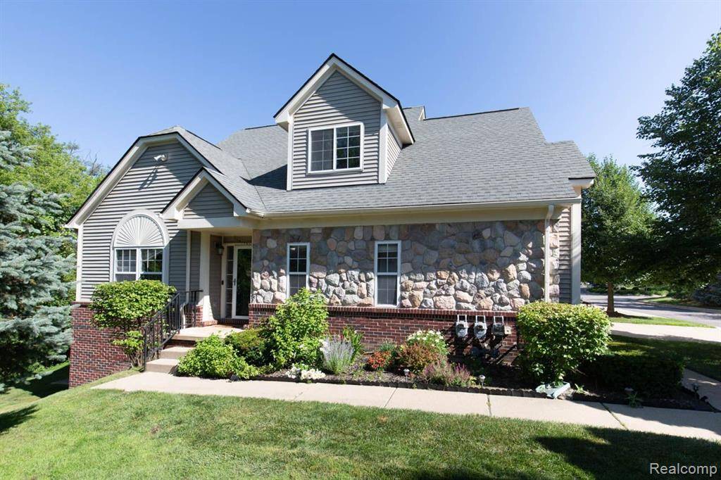2062 PRESERVE Circle W, Canton Twp, MI 48188