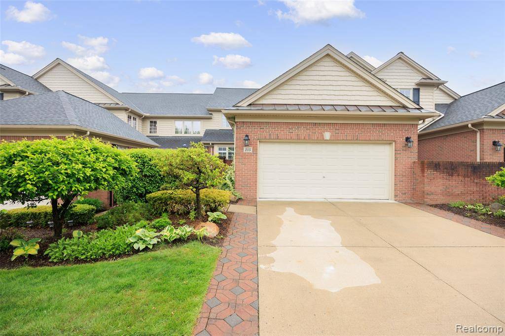 215 Harrington Drive, Troy, MI 48098