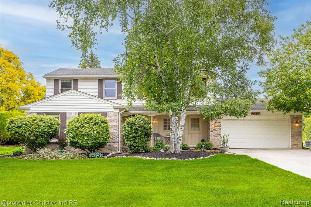 21828 N Center Street, Northville, MI 48167