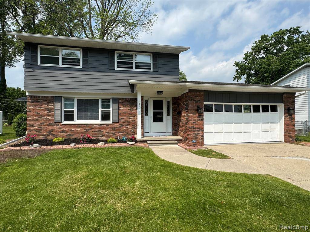 958 Virginia Avenue, Marysville, MI 48040