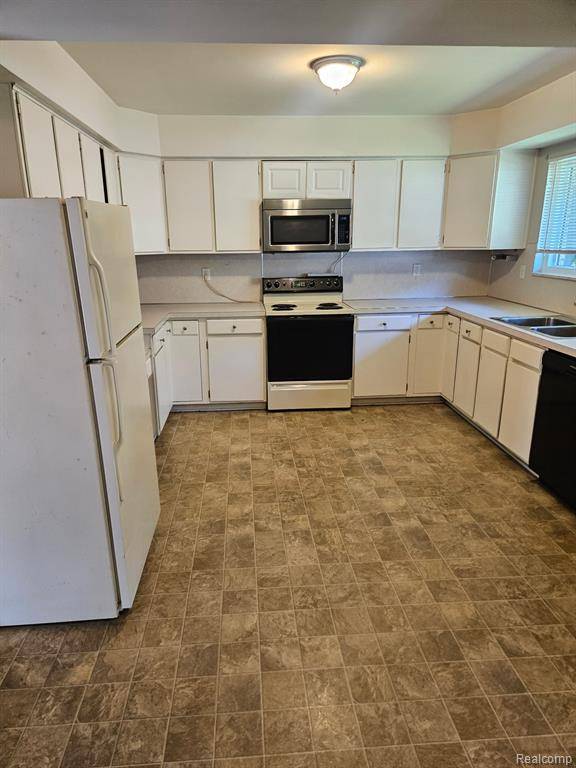 St. Clair Shores, MI 48081,28601 Little Mack Avenue