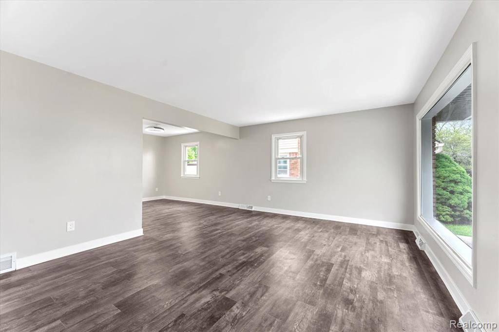 Southgate, MI 48195,16355 Windermere Circle