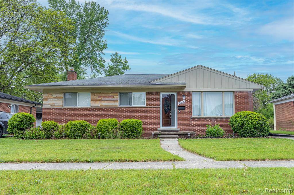 7265 Hillside Drive, Dearborn Heights, MI 48127