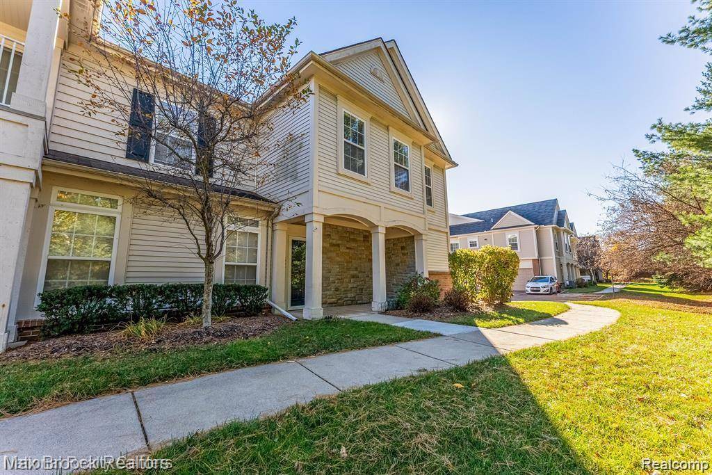 16211 ADDINGTON Drive 192, Commerce Twp, MI 48390