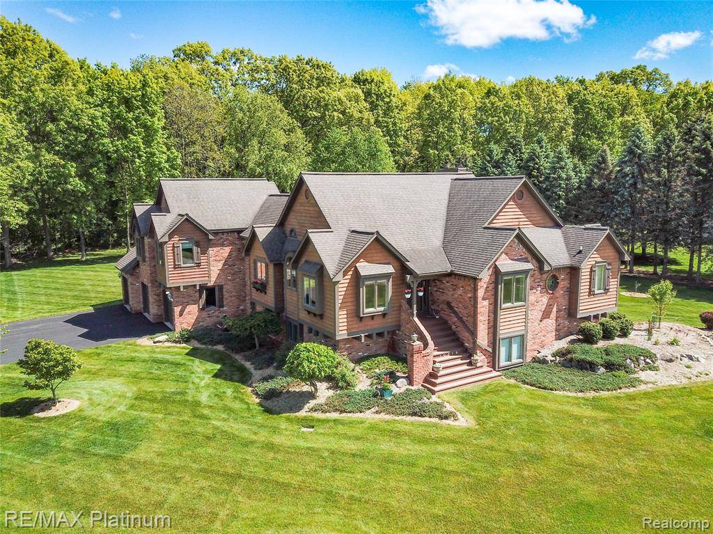 10519 La Salle Place, Brighton Twp, MI 48114