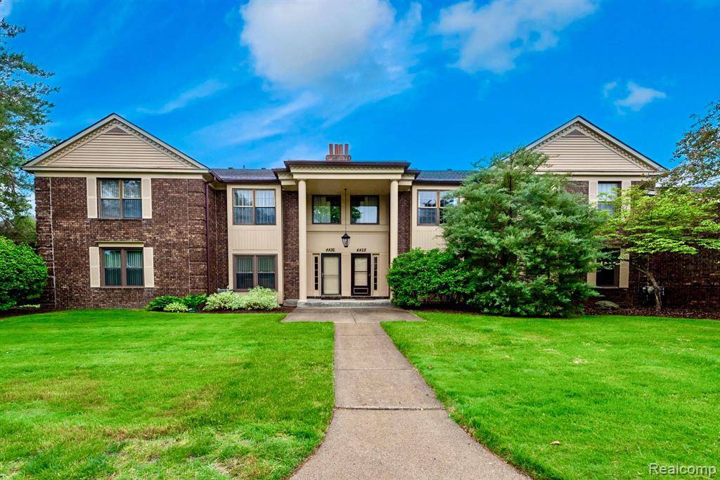 4426 Knightsbridge Lane, West Bloomfield Twp, MI 48323