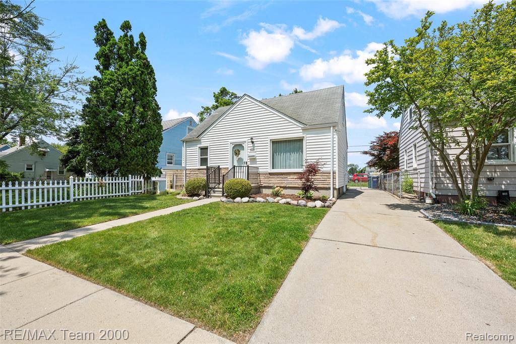 2922 Bailey Avenue, Lincoln Park, MI 48146
