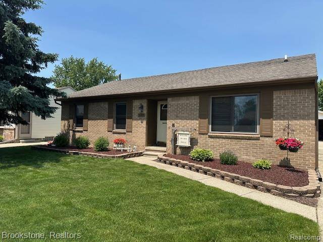 16359 Parkwood Drive, Macomb Twp, MI 48044