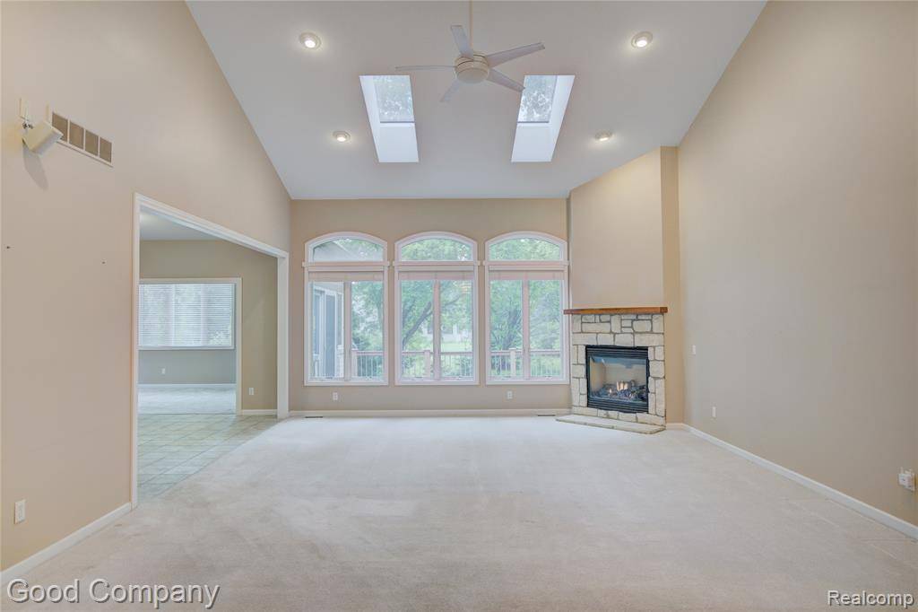 Rochester, MI 48306,374 Oakbridge Drive