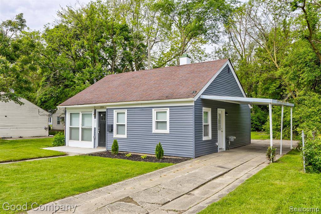 22111 CONDON Street,  Oak Park,  MI 48237