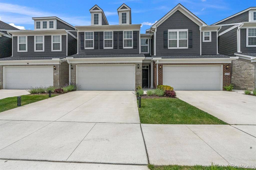 4782 Broomfield Way, Lake Orion Vlg, MI 48359