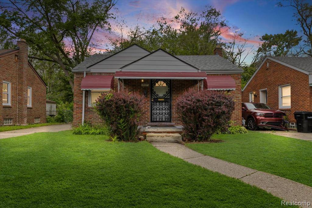 18697 Sunderland Road, Detroit, MI 48219