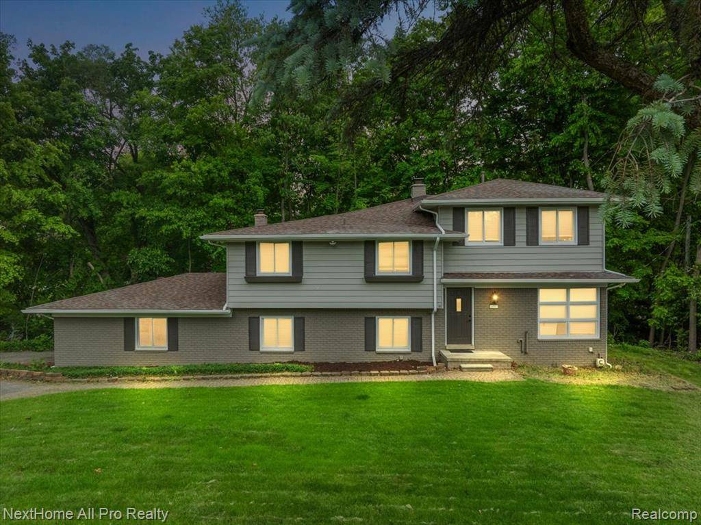 26557 Old Homestead Drive, Farmington Hills, MI 48331