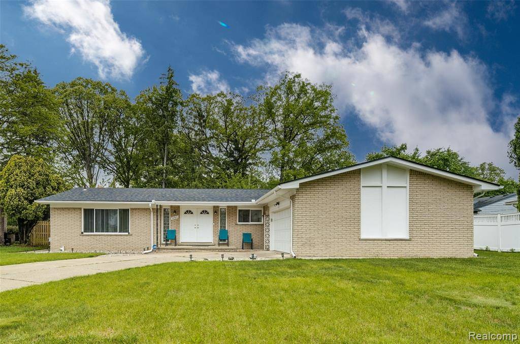 24970 Thorndyke Street, Southfield, MI 48033