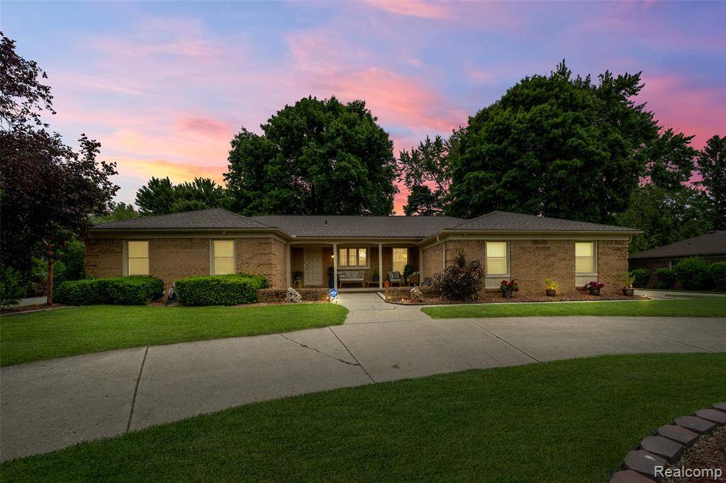 35220 Northmont Drive, Farmington Hills, MI 48331