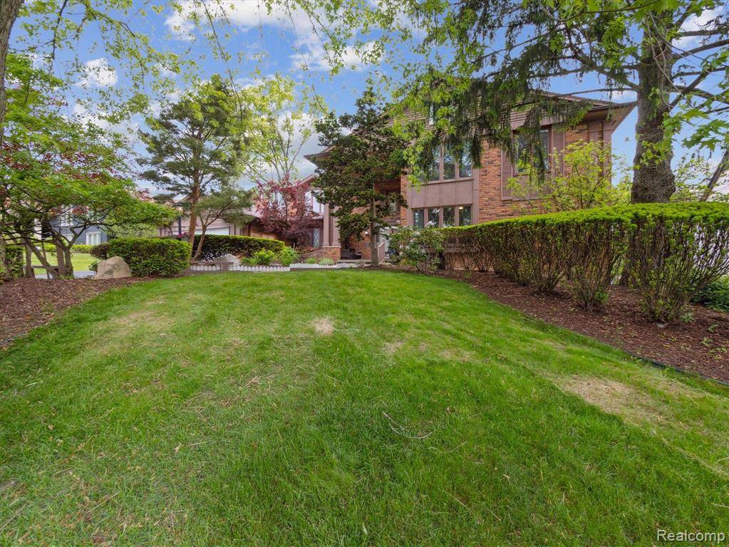 West Bloomfield Twp, MI 48323,4677 Rolling Ridge Road