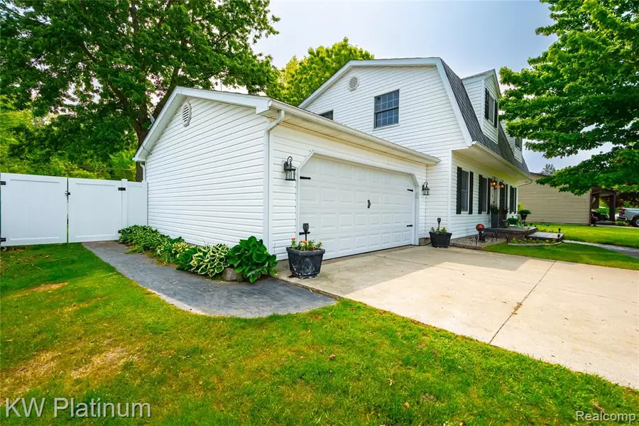 527 Montana Street, Marysville, MI 48040