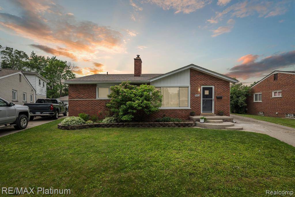 8685 Terri Drive, Westland, MI 48185