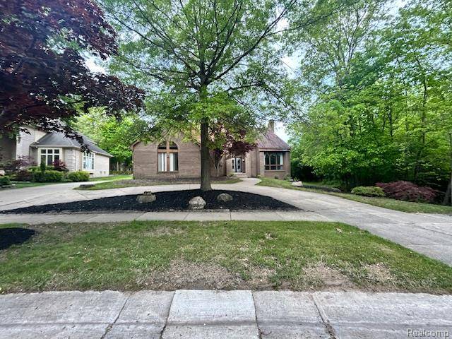 6880 Burtonwood Drive, West Bloomfield Twp, MI 48322