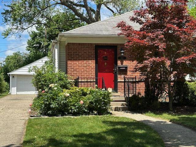 302 Charlotte Avenue, Royal Oak, MI 48073