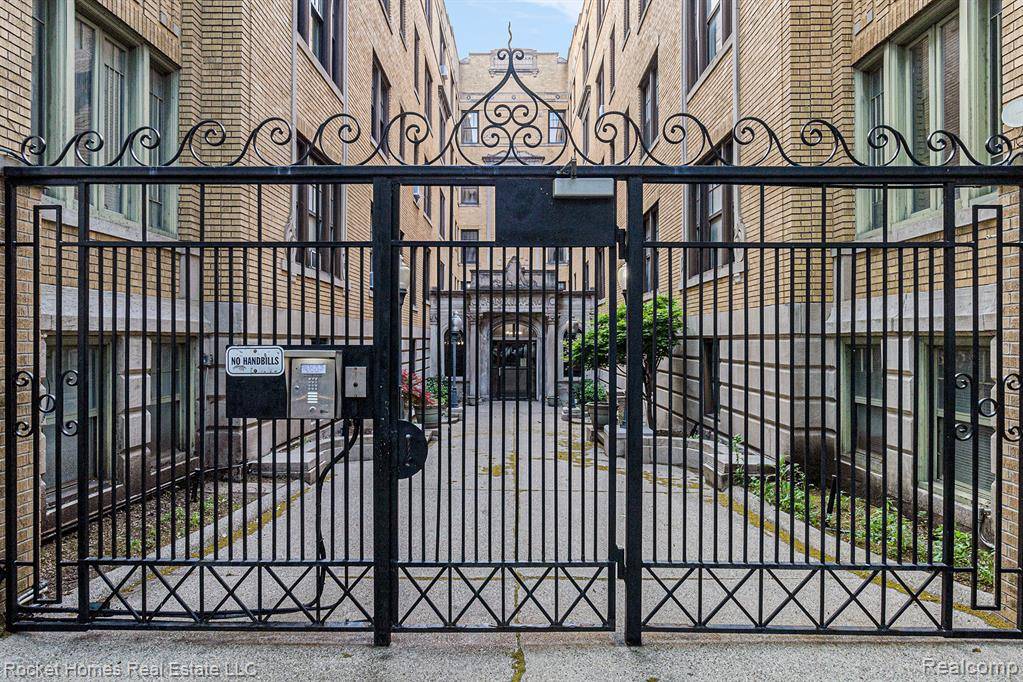 Detroit, MI 48202,120 Seward Street 412