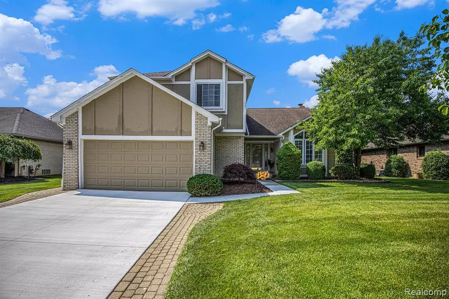 16096 Violet Drive, Macomb Twp, MI 48042