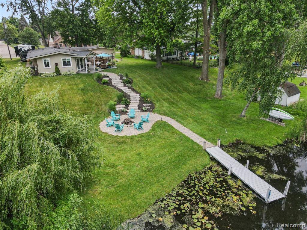 2159 HELMSFORD Drive, Wolverine Lake Vlg, MI 48390
