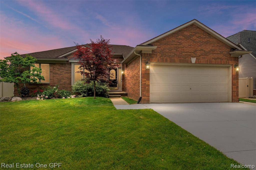 52657 Creekside Drive, Chesterfield Twp, MI 48047