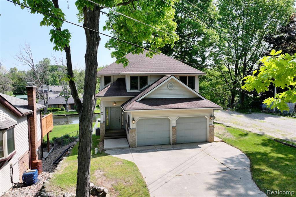 11265 N Shore Drive, Green Oak Twp, MI 48189