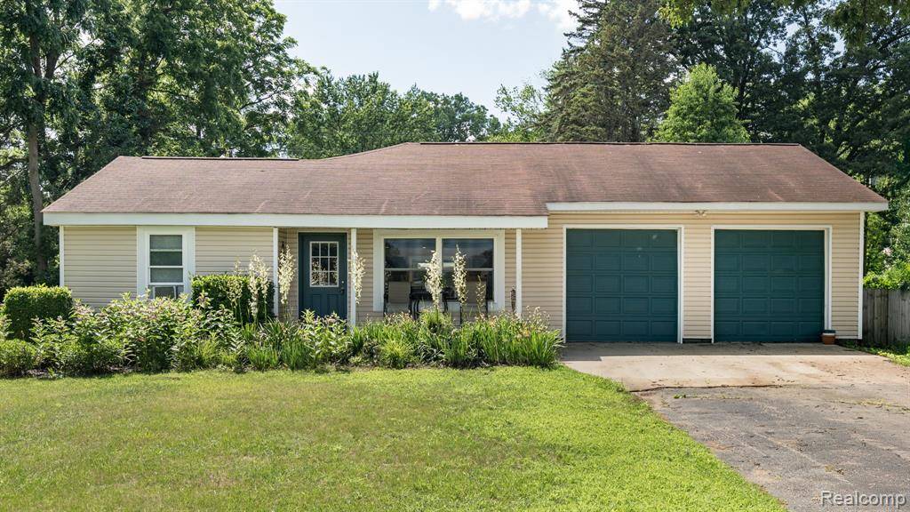 184 Crescent Road, Waterford Twp, MI 48327