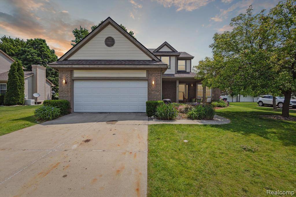 4311 Maplewood Meadows Avenue, Grand Blanc, MI 48439