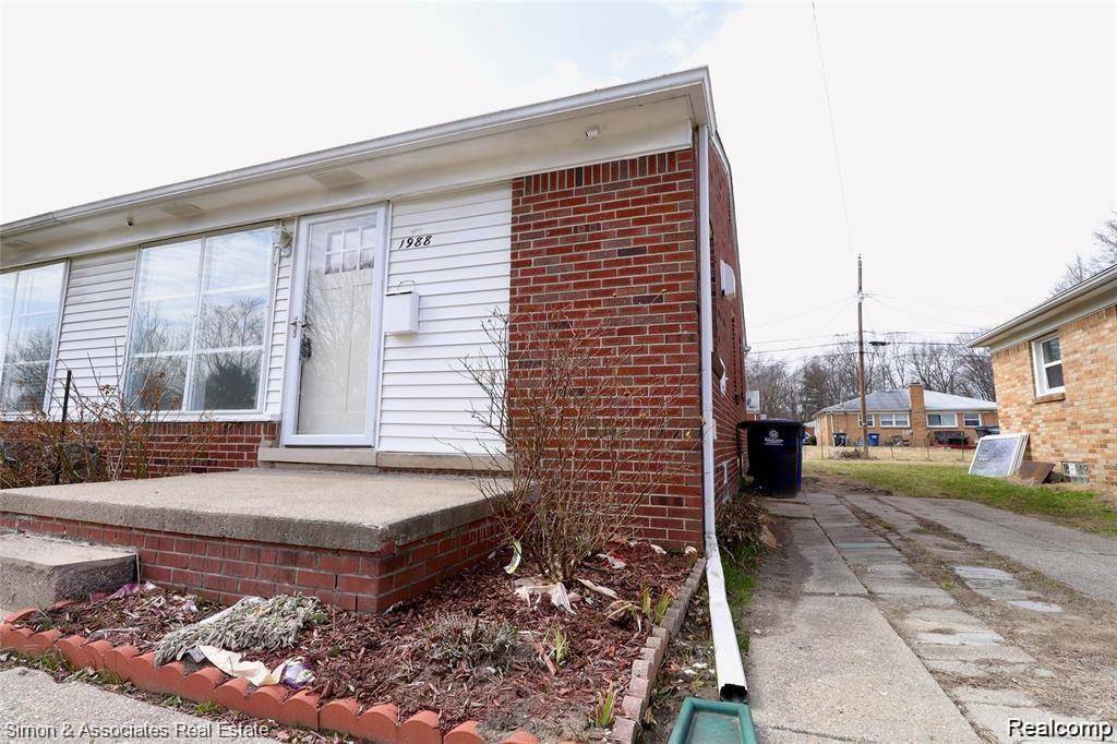 2439 Stieber Street, Westland, MI 48186