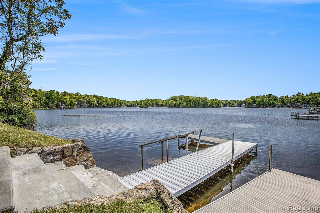 Pinckney Vlg, MI 48169,11393 Outer Drive