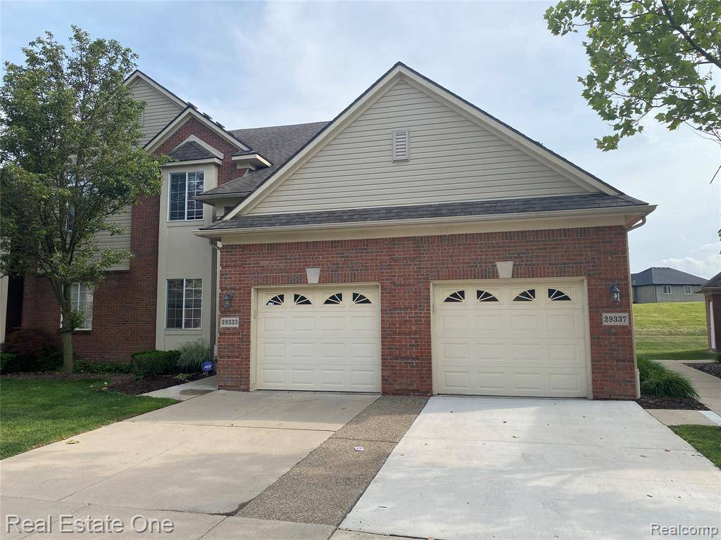 Warren, MI 48092,29337 Woodpark Circle 60