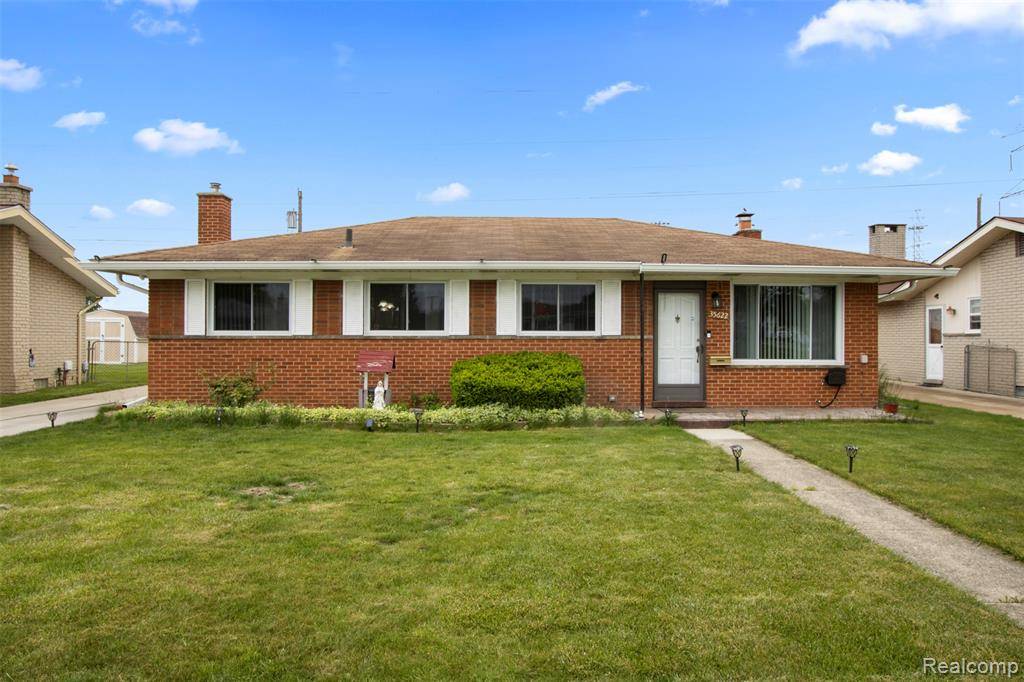35622 Malibu Drive, Sterling Heights, MI 48312