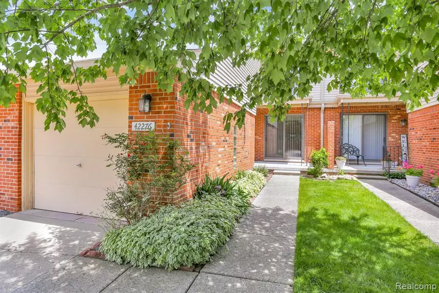 42276 Lochmoor Street 56, Clinton Twp, MI 48038