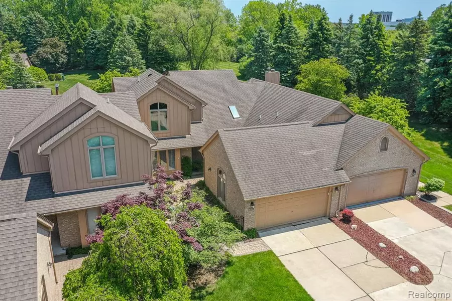 1328 Autumn Drive, Troy, MI 48098