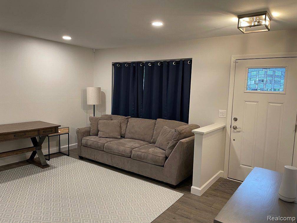 Rochester Hills, MI 48307,575 Mary Ellen Road