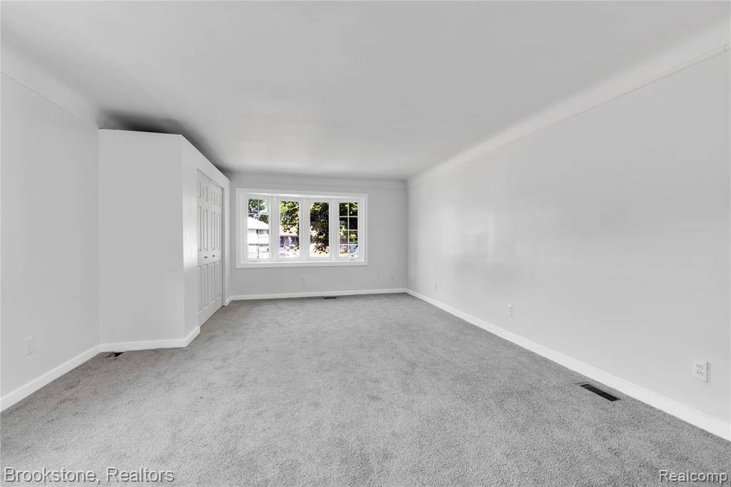 Southfield, MI 48075,20930 Stahelin Road