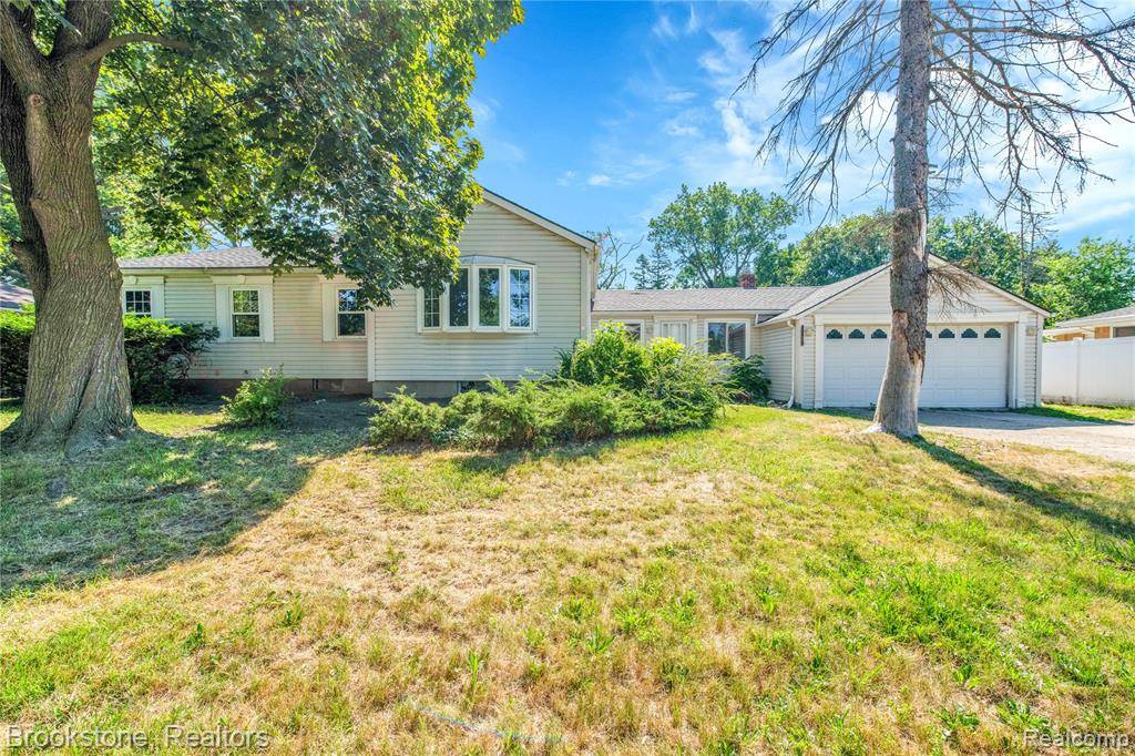 Southfield, MI 48075,20930 Stahelin Road