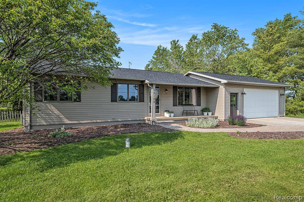 12156 Carpenter Road, Flushing, MI 48433