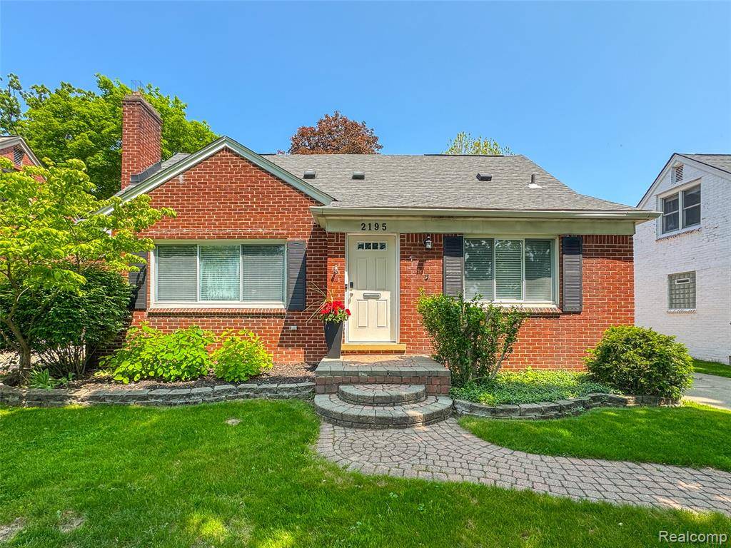2195 Pembroke Road, Birmingham, MI 48009