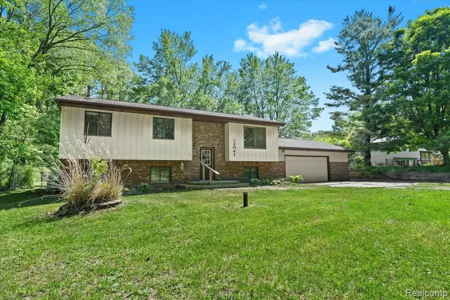 13041 Big Lake Road, Springfield Twp, MI 48350