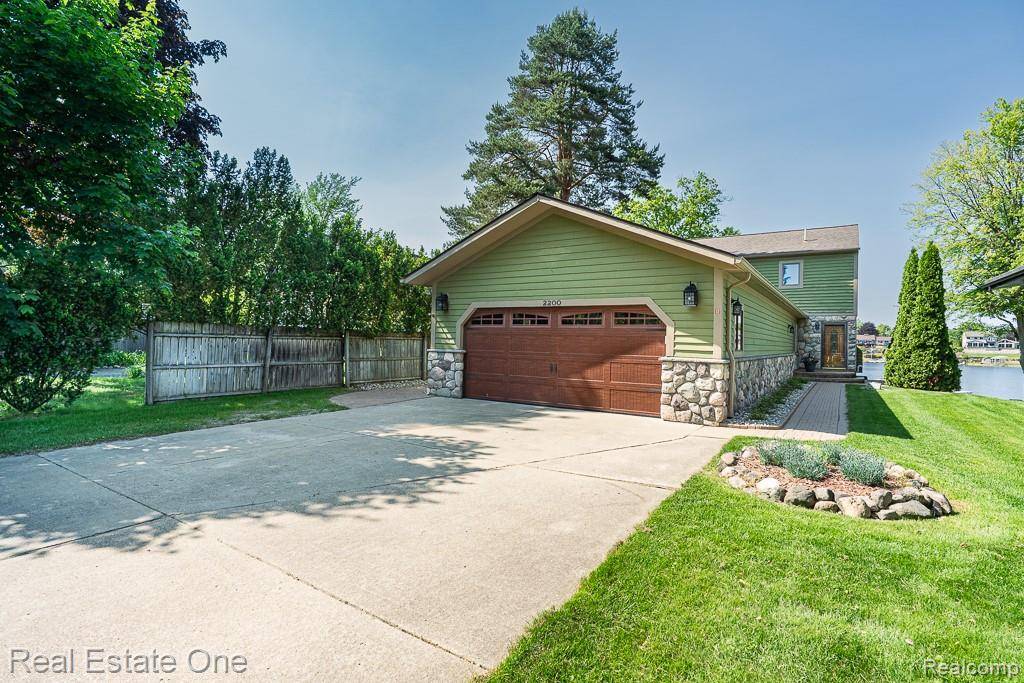 2200 Fernlock Drive, Oxford Twp, MI 48371