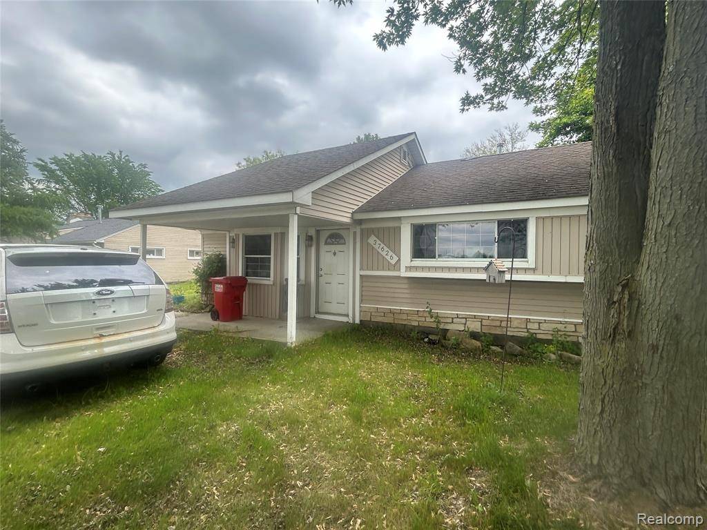 37626 S Groesbeck Highway, Clinton Twp, MI 48036