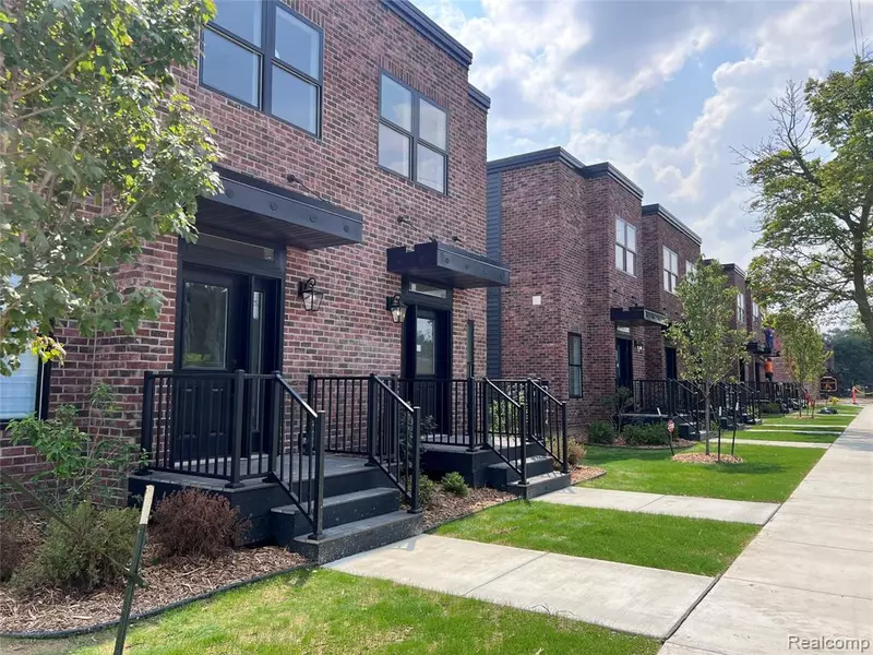 215 W Fifth Avenue 1 2, Flint, MI 48502