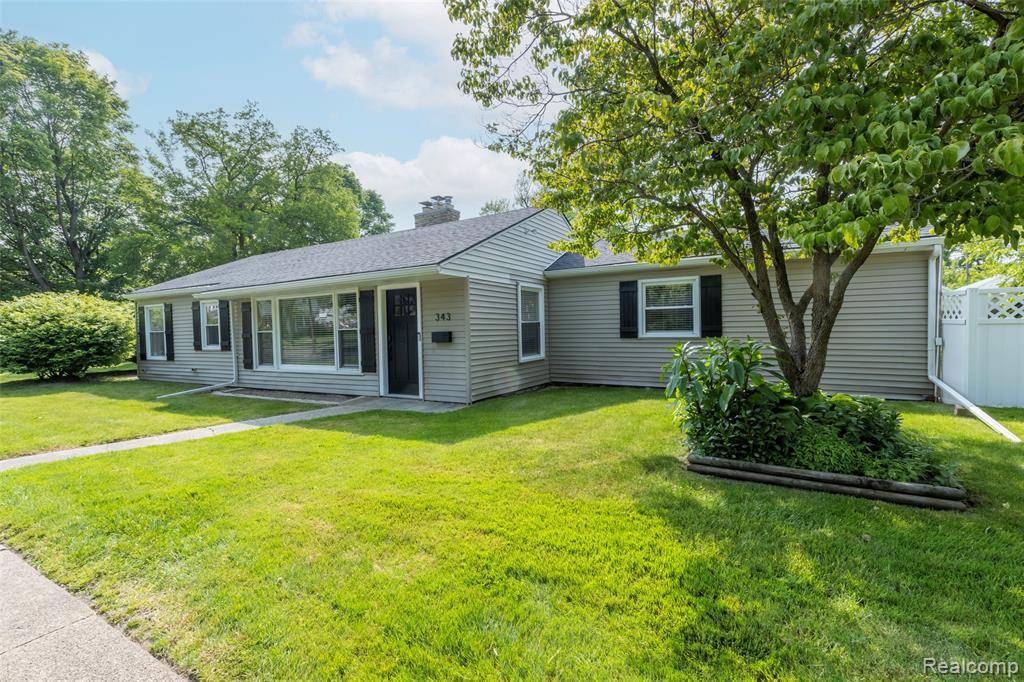 343 Beaupre Avenue, Grosse Pointe Farms, MI 48236