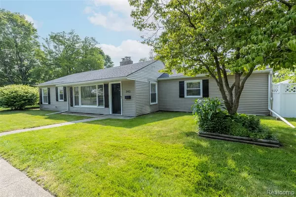 343 Beaupre Avenue, Grosse Pointe Farms, MI 48236